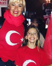 Demet Sener In Kizi Irem Kutluay In Son Hali Herkesi Sasirtti Boyunu Gecti