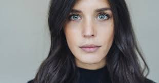 Que choisir entre cheveux longs et cheveux courts pour mettre en valeur sa silhouette ? Alopecie Quelles Solutions Contre La Chute De Cheveux Marie Claire
