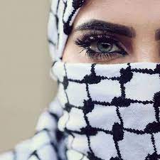 كل ما تغفى عيون هناك عيون آخرى تسهر على الوطن في كوفيتي لونان سحب بيضاء تبتسم لفلسطين واخرى سو eye photography beautiful eyes palestine