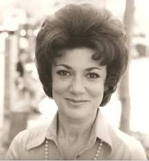 Hoy cumpliría años Gloria Raines ​ cuyo nombre real era Gisella Rajzner fue  una locutora y actriz argentina. Estuvo casada con el actor Tito Alonso.  Nacimiento: 25 de diciembre de 1930, Buenos