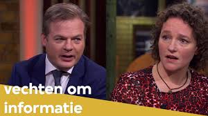 😉 het politieke echtpaar is zichtbaar ontroerd door een persoonlijke boodschap van hun kinderen na dit bewogen jaar. Verantwoording Toeslagenaffaire Renske Leijten Pieter Omtzigt Buitenhof Youtube