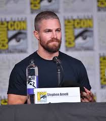 Stephen amell (born may 8, 1981) is a canadian actor. Arrow S Stephen Amell On Why He Returned For Season 8
