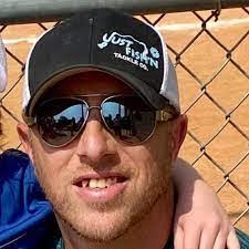 Andy Meade's Instagram, Twitter & Facebook