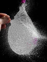 By daily mail reporter 10:16 edt 06 dec 2010 , updated 20:42 edt 06 dec . Water Balloons In High Speed Photography Kunstfotografie Water Foto S En Water