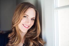 Jenna Evans's Instagram, Twitter & Facebook