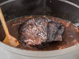 Sauerbraten Rezept Wie Du Ihn Einlegst Und Schon Saftig Schmorst Rezept Sauerbraten Rezepte Essen Gerichte