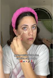 new series incoming?? 🙂‍↕️🙂‍↕️ what other artists should i do 😋 #grwm  #sabrinacarpenter #fangirl #shortnsweet #emailsicantsend #popmusic