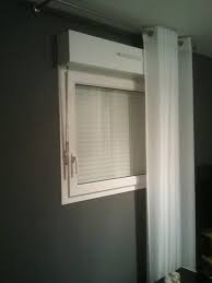 Evidemment l'on est obligé d'ouvrir le voilage avant d'ouvrir la fenetre mais l'avantage c'est d'avoir le rideau fermé fenetre. Rideaux Pour Cacher Coffre Volet Roulant Gamboahinestrosa