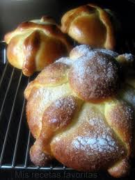 Mis Recetas Favoritas Pan De Muerto Un Pan Dulce Mexicano Pan De Dulce Pan De Muerto Pan De Muerto Receta