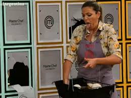 La elaboración de lucius terminó siendo un tiradito de almeja panopea con cebolla morada, mango, cilantro y leche de tigre. El Curioso Ingrediente Que Le Toco A Belu Lucius Para Cocinar En Masterchef Que Asqueroso Gente Online