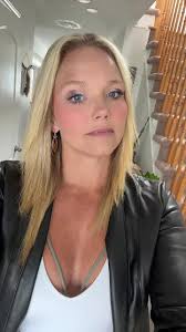 How Single Moms in Ontario Are Moving On with a Giggle