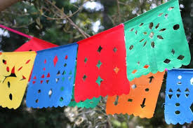 Papel Picado Diy Mexican Cutout Flags Ehow Diy Mexican Decorations Mexican Christmas Decorations Flag Crafts