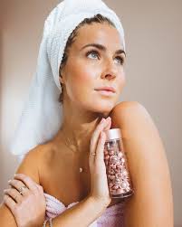 ninasandbach uses #Elizabeth Arden #RetinolCeramideCaps under her night  cream to get the perfect glow.