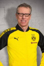 Peter stöger (né le 11 avril 1966 à vienne) est un ancien footballeur autrichien qui jouait au poste de milieu de terrain. Peter Stoger Austria Vienna Stats Titles Won