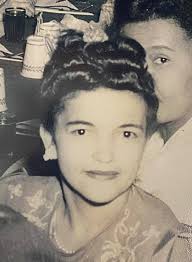 Hoy les presentó a la profesora Ofelia Cuesta Pagan.... mejor conocida como  Mrs. Cuesta, fue maestra y directora de escuela.