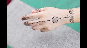 Pakistani mehndi designs are favourite amongst brides to be. Simple Back Hand Mehndi Design For Beginners Simple Mehndi Design For Eid Video Dailymotion