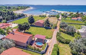 Istrien ist eine halbinsel ganz im norden von kroatien und voller traumhafter strände und spannender sehenswürdigkeiten. Ferienhaus Fazana Peroj Kroatien Cif458 Novasol