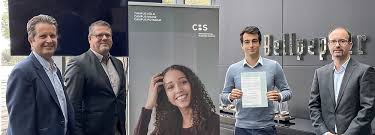 Een torenflat waarin de directie, journaalredactie en ondersteundende diensten werden gehuisvest en een garage voor de reportagewagens. Tsc Mainz Vergibt Sportstipendium Fur Studierende Cbs