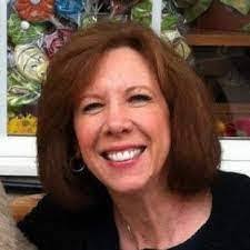 Heidi Teeters's Instagram, Twitter & Facebook