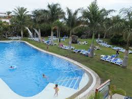 Menus available from 45€ per person including wine, local beer and soft drinks throughout the meal. Hotel Costa Calero Auf Lanzarote Ein Unterkunftstipp