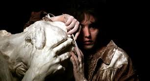 Camille claudel voue ses jours et ses nuits à sa passion, la sculpture. Camille Claudel 1988