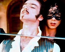 Die Maske der Königin (Queen Of Swords)