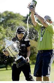 Ji connects on long birdie at No. 18 to win by a stroke