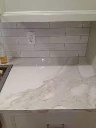 Ascale porcelain slabs can be used to clad walls, bathrooms, kitchens, counter tops, floors, and patios. Calacatta Porcelain Tile Kitchen Backsplash Novocom Top