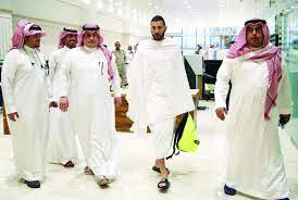 كريم بنزيما بجوار زميله في المنتخب الفرنسي ماتيو فالبوينا في كأس العالم 2014. ÙƒØ±ÙŠÙ… Ø¨Ù†Ø²ÙŠÙ…Ø§ Ø§Ù„ØªØ­Ø¯ÙŠ Ù…Ù† Ø§Ù„Ø¬Ø¯ Ù„Ù„Ø­ÙÙŠØ¯ Ù…Ù„Ø§Ø­Ù‚ Ø±Ù…Ø¶Ø§Ù† Ù„Ø§Ø¹Ø¨ ÙˆØ­ÙƒØ§ÙŠØ© Ø§Ù„Ø¨ÙŠØ§Ù†