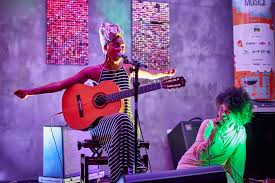 A new music service with official albums, singles, videos, remixes, live performances and more for android, ios and desktop. Bia Ferreira E Doralice Palco Sonora No Rosa Fotos Patr Flickr
