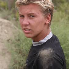 2020... didn't think I was gonna make it this far to be honest. I'm taking  away one thing from the decade, that's making my 14 year old self proud for  following a