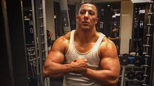 #deutschrap #farid bang #bangermusik #mein mann #gangster #mein mann ist ein gangster #ich liebe dich #ich liebe ihn. Farid Bang Ubernimmt Den Zec Store In Koln Fitpedia Fitness News Medizin Supplement Review Nutrition