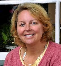 Shelly Roberts's Instagram, Twitter & Facebook