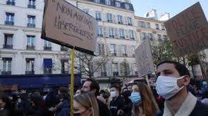 La manifestation a été émaillée d'affrontements avec les forces de l'ordre et de divers débordements, dont des incendies de véhicules. Syndicat National Des Journalistes Premier Syndicat Francais De Journalistes