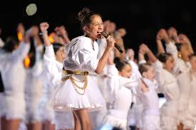 Jennifer lopez's daughter emme, 11, made a surprise appearance at the super bowl halftime while jlo changed costumes numerous times and belted out her hits, it was emme's surprise. Who Is Emme Muniz Jennifer Lopez S Daughter And Breakout Super Bowl Star Vogue