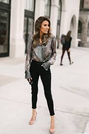 Dinner parties are not like cocktail parties or ceremonies, but they need you to be dressed in something elegant while being casual. Women S Dinner Party Outfit Online