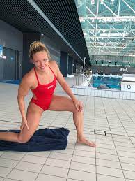 Lmao i'm so mad katinka hosszu won the gold for swimming and beat a world record by a full two seconds and all the announcers would talk about is how much she owes her victory to her husband. Katinka Hosszu Hosszukatinka Twitter