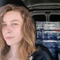 Hattie Dooley's Instagram, Twitter & Facebook