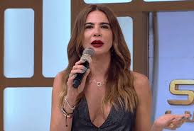 Luciana gimenez morad (born november 3, 1969 in são paulo, brazil) is a brazilian fashion model and tv show hostess. Superpop Com Luciana Gimenez Lidera Ranking De Mais Vistos Da Redetv Rd1