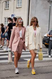 These 4 Street Style Trends Are The Talk Of Copenhagen Right Now Whowhatwear Com Street Style Outfit Street Style Trends Copenhagen Fashion Week
