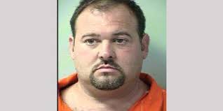 Lawmen find man at Coyote Ugly with counterfeit bills