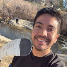 Samuel Girard gets slashed and he turns around and looks at the ref as if  to say, "Are you going to call something?" Ref missed it apparently.  #goavsgo @TheHockeyNews #avs