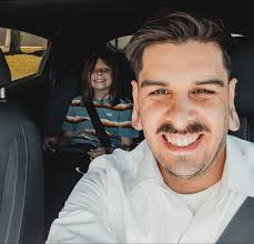 Edward Medellin's Instagram, Twitter & Facebook