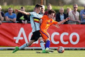 'oranje gaat weer meespelen met de groten der aarde'. Belgische Jeugdinternational Mathias De Wolf Kan Voor Drie Jaar Naar Nec Nec Gelderlander Nl