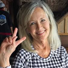 Amber Jahr's Instagram, Twitter & Facebook