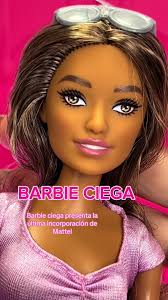 Existe una Barbie ciega? Te presento la última incorporación de Mattel en  sus muñecas., se trata de esta Barbie con reducción visual, Viene con unas  gafas de sol para poder cubrirse los ojos un bastón ...