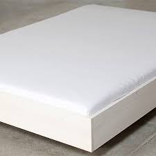 Wie die anderen baby und kindermatratzen auch hat die alvi kindermatratze max eine baby und eine kinderseite die umgedreht werden kann wenn. Ekomia Weisses Design Bett Aus Massivholz Okobett Schwebebett Swebe Lilli Green Shop