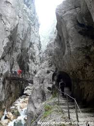 Die höllentalklamm bei grainau (ortsteil hammersbach). Wanderung Durch Das Hollental Zur Hollentalangerhutte