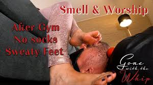 Goddess Aven - Foot Slave Cleans Sweaty Feet 4K