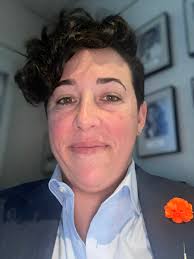 Andrea Levine (@LetMeIntubateU)